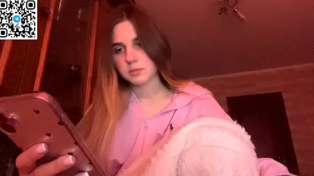 Snapshot of LovelySilk_63 chatting on March 2026 02:10:01 PM LovelySilk 63 online show from March 2026 02:10:01 PM