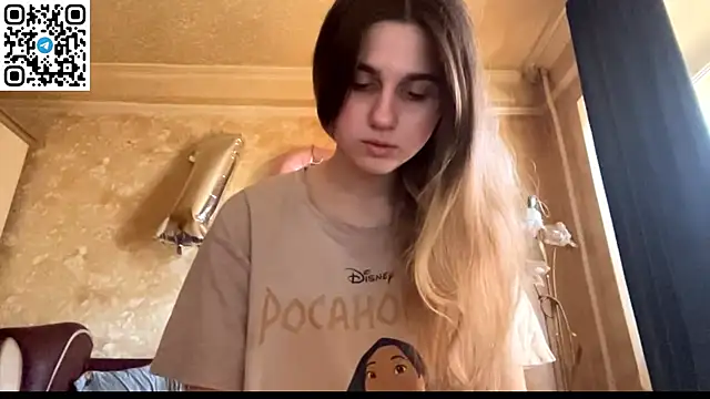 Snapshot of LovelySilk_63 chatting on April 2026 08:11:01 AM LovelySilk 63 online show from April 2026 08:11:01 AM