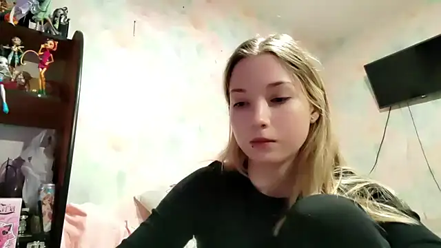 Snapshot of TiaBIanks chatting on March 2026 10:43:01 AM TiaBIanks online show from March 2026 10:43:01 AM