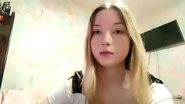 Snapshot of TiaBIanks chatting on March 2026 08:29:01 AM TiaBIanks online show from March 2026 08:29:01 AM