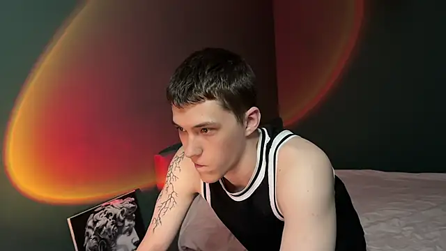 cronck52 online show from March 2026 06:14:02 PM