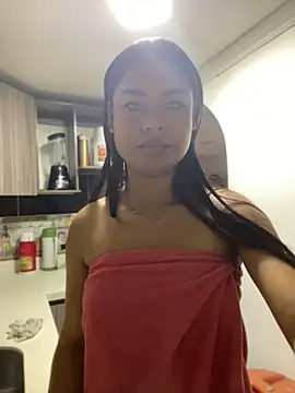 Snapshot of Romie_rous chatting on June 2026 01:06:02 PM Romie rous online show from June 2026 01:06:02 PM