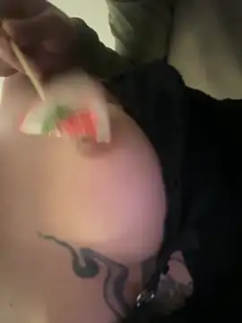 Ellyes World online show from April 2026 09:15:01 PM