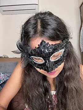 raavigirl online show from April 2026 06:52:01 AM