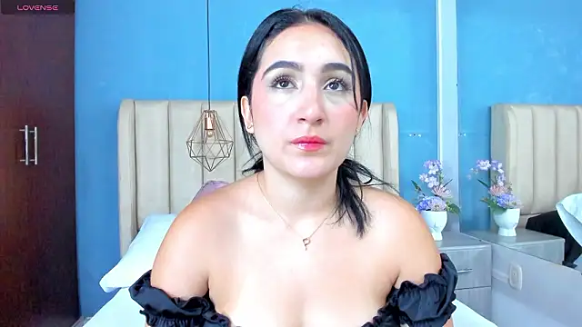 Hilary dolce online show from March 2026 04:06:01 AM