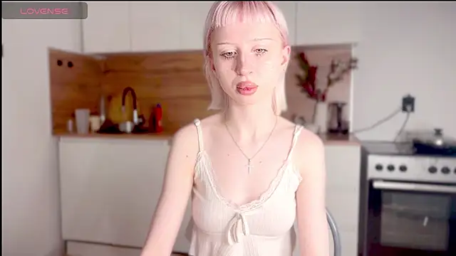 Snapshot of MikaPink chatting on March 2026 09:50:01 PM MikaPink online show from March 2026 09:50:01 PM