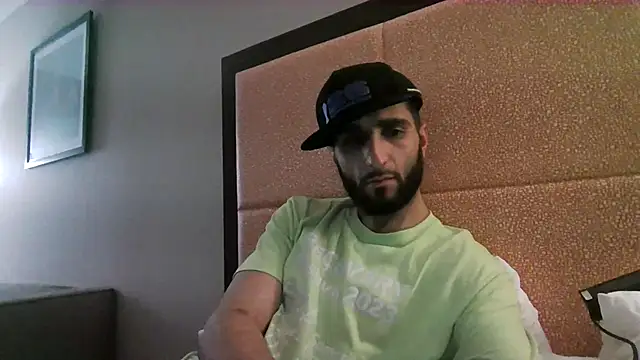 Snapshot of bigOH810 chatting on March 2026 08:33:01 AM bigOH810 online show from March 2026 08:33:01 AM