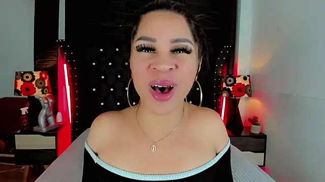 Snapshot of Makeyla_Fox_ chatting on March 2026 12:00:02 PM Makeyla Fox online show from March 2026 12:00:02 PM