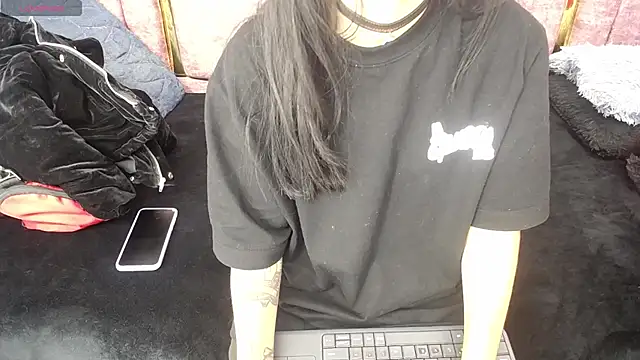 FRANCESCA LOVE  online show from June 2026 04:15:01 AM
