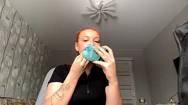 KrisCutia online show from February 2026 05:44:02 AM