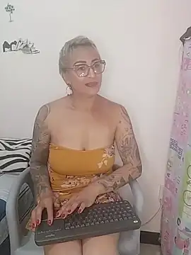 Snapshot of Charlotte_gray_ chatting on February 2026 10:50:02 PM Charlotte gray online show from February 2026 10:50:02 PM