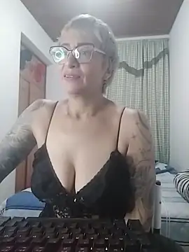 Snapshot of Charlotte_gray_ chatting on February 2026 11:46:01 PM Charlotte gray online show from February 2026 11:46:01 PM