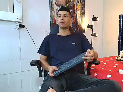 Snapshot of camilo_big_20cm chatting on February 2026 01:57:02 AM camilo big 20cm online show from February 2026 01:57:02 AM