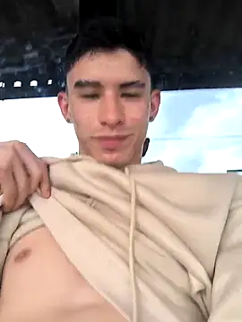 Camilow w online show from March 2026 10:31:02 PM