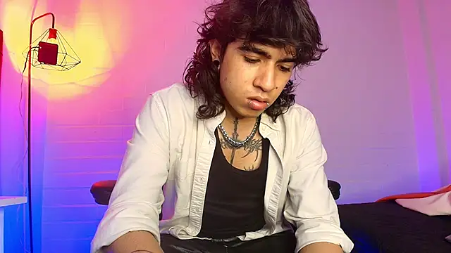 Snapshot of Axell_Kussh chatting on March 2026 10:03:01 PM Axell Kussh online show from March 2026 10:03:01 PM