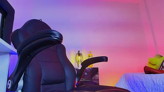 Snapshot of Axell_Kussh chatting on March 2026 03:22:01 AM Axell Kussh online show from March 2026 03:22:01 AM