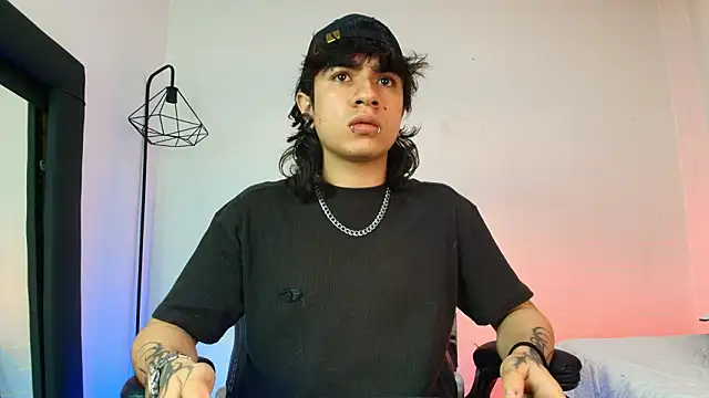 Snapshot of Axell_Kussh chatting on March 2026 03:22:02 AM Axell Kussh online show from March 2026 03:22:02 AM