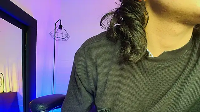 Snapshot of Axell_Kussh chatting on March 2026 08:19:01 AM Axell Kussh online show from March 2026 08:19:01 AM