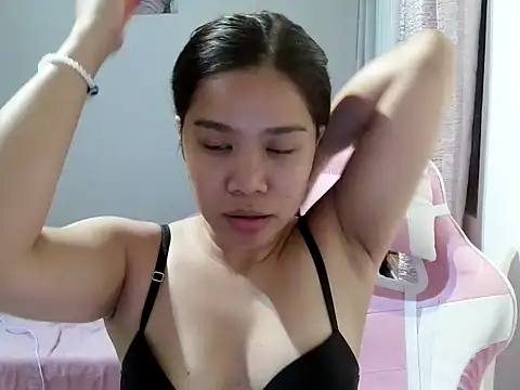 Avery 69 online show from April 2026 05:10:01 PM