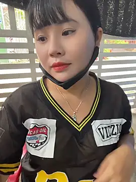 Snapshot of Lewd_couple chatting on May 2026 04:28:01 AM Lewd couple online show from May 2026 04:28:01 AM