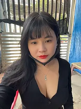 Snapshot of Lewd_couple chatting on May 2026 06:31:01 AM Lewd couple online show from May 2026 06:31:01 AM