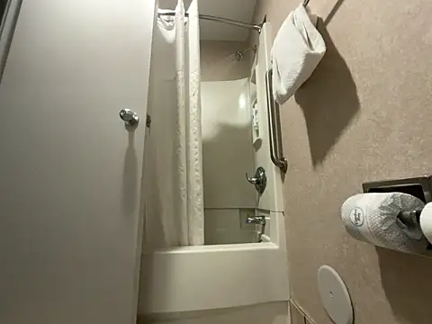 Goldie Glows63 online show from April 2026 05:08:02 AM