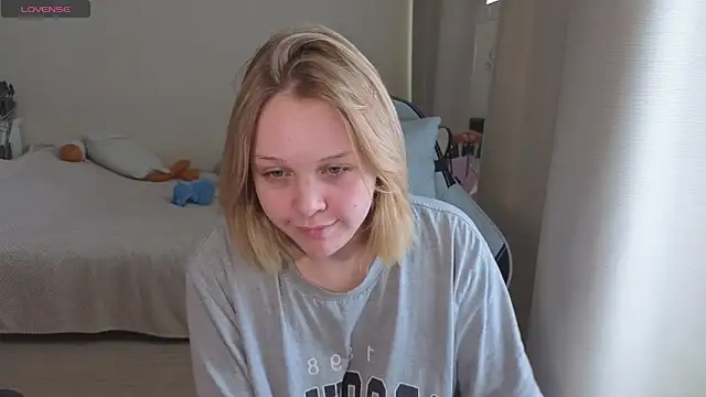 Snapshot of Jenifer_lo chatting on May 2026 05:45:01 AM Jenifer lo online show from May 2026 05:45:01 AM