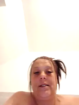 louisa36 online show from April 2026 09:56:02 PM