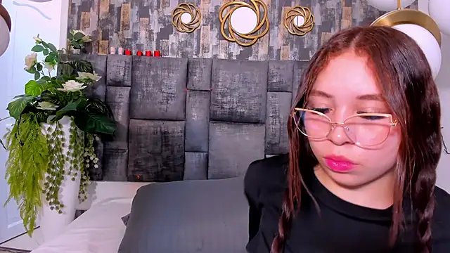 MiiaTauro online show from March 2026 02:12:02 PM