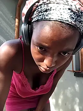 HotCaramela online show from February 2026 01:47:01 PM