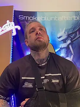 Snapshot of Smokebluntafterblunt chatting on March 2026 06:45:02 PM Smokebluntafterblunt online show from March 2026 06:45:02 PM