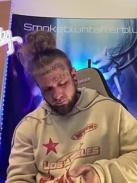 Snapshot of Smokebluntafterblunt chatting on March 2026 04:12:01 PM Smokebluntafterblunt online show from March 2026 04:12:01 PM