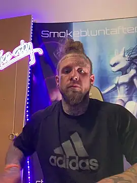 Snapshot of Smokebluntafterblunt chatting on April 2026 01:37:02 AM Smokebluntafterblunt online show from April 2026 01:37:02 AM