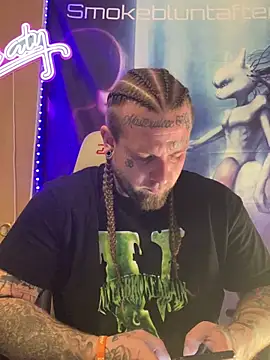 Snapshot of Smokebluntafterblunt chatting on April 2026 01:10:02 AM Smokebluntafterblunt online show from April 2026 01:10:02 AM
