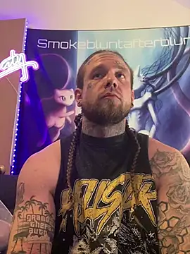 Snapshot of Smokebluntafterblunt chatting on April 2026 02:00:02 AM Smokebluntafterblunt online show from April 2026 02:00:02 AM