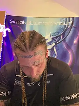 Snapshot of Smokebluntafterblunt chatting on April 2026 02:14:01 AM Smokebluntafterblunt online show from April 2026 02:14:01 AM