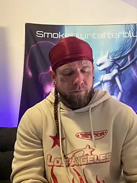 Snapshot of Smokebluntafterblunt chatting on April 2026 12:36:01 PM Smokebluntafterblunt online show from April 2026 12:36:01 PM