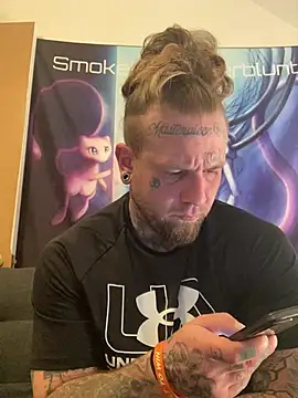 Snapshot of Smokebluntafterblunt chatting on May 2026 03:56:01 AM Smokebluntafterblunt online show from May 2026 03:56:01 AM