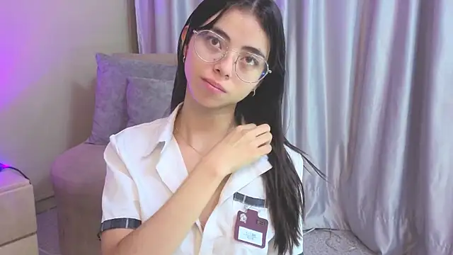 Mia Naive online show from June 2026 12:08:02 PM