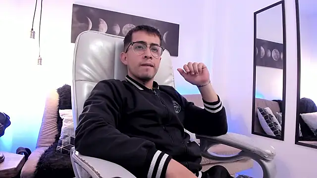 Snapshot of Tommas_Jhonson chatting on March 2026 03:25:02 AM Tommas Jhonson online show from March 2026 03:25:02 AM