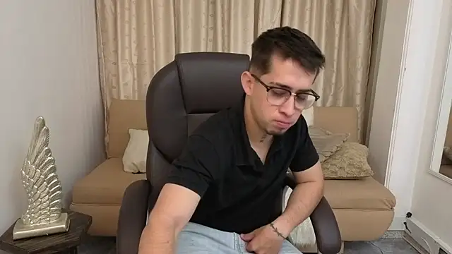 Snapshot of Tommas_Jhonson chatting on March 2026 04:18:01 AM Tommas Jhonson online show from March 2026 04:18:01 AM