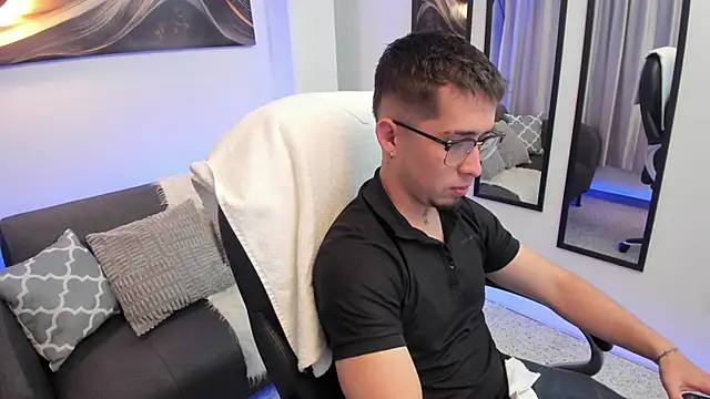 Snapshot of Tommas_Jhonson chatting on March 2026 03:44:02 AM Tommas Jhonson online show from March 2026 03:44:02 AM