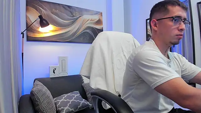 Snapshot of Tommas_Jhonson chatting on March 2026 03:22:01 AM Tommas Jhonson online show from March 2026 03:22:01 AM