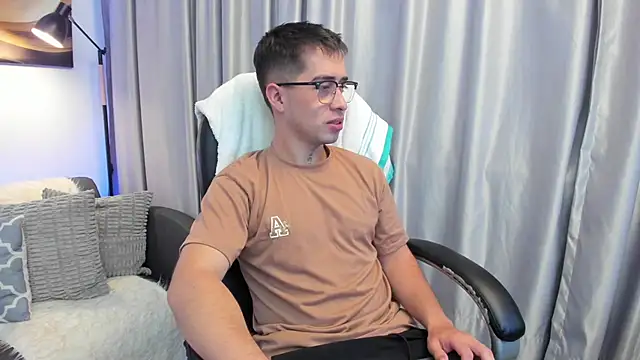 Snapshot of Tommas_Jhonson chatting on March 2026 03:34:01 AM Tommas Jhonson online show from March 2026 03:34:01 AM