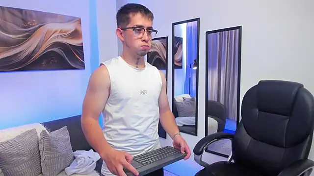 Snapshot of Tommas_Jhonson chatting on March 2026 04:29:02 PM Tommas Jhonson online show from March 2026 04:29:02 PM