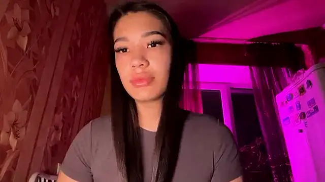 ShaePraino online show from February 2026 09:51:02 PM