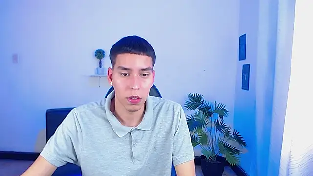 siimon18 online show from February 2026 02:32:02 PM