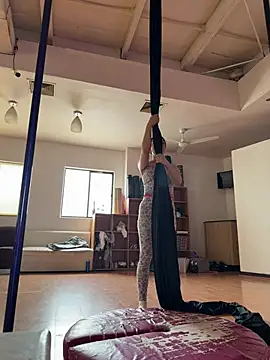 morenitafit online show from February 2026 07:50:02 PM