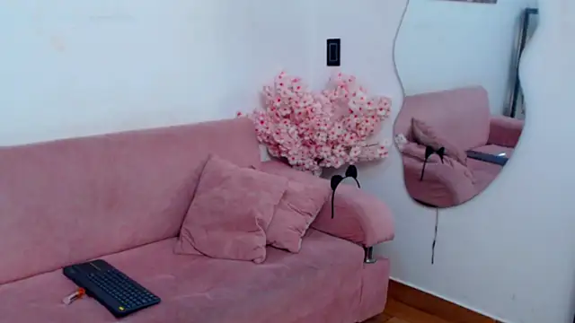 Kitty f00x online show from April 2026 08:57:02 PM