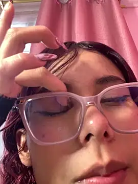 Rylia online show from April 2026 01:02:02 PM